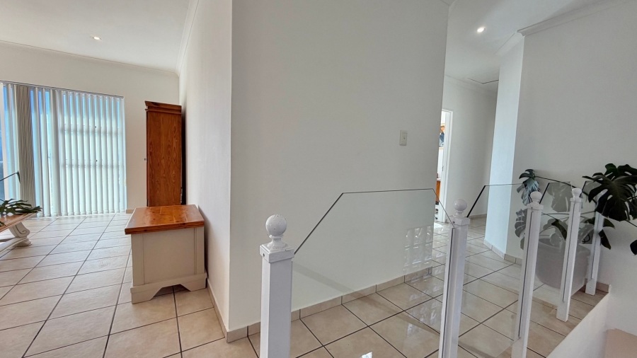 3 Bedroom Property for Sale in Mountainside Western Cape